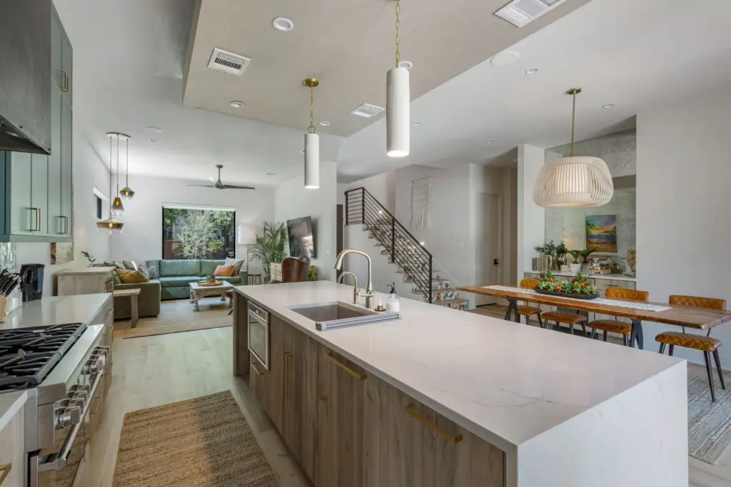 13-web-or-mls-20230801 2002 Riverview St ATX-12