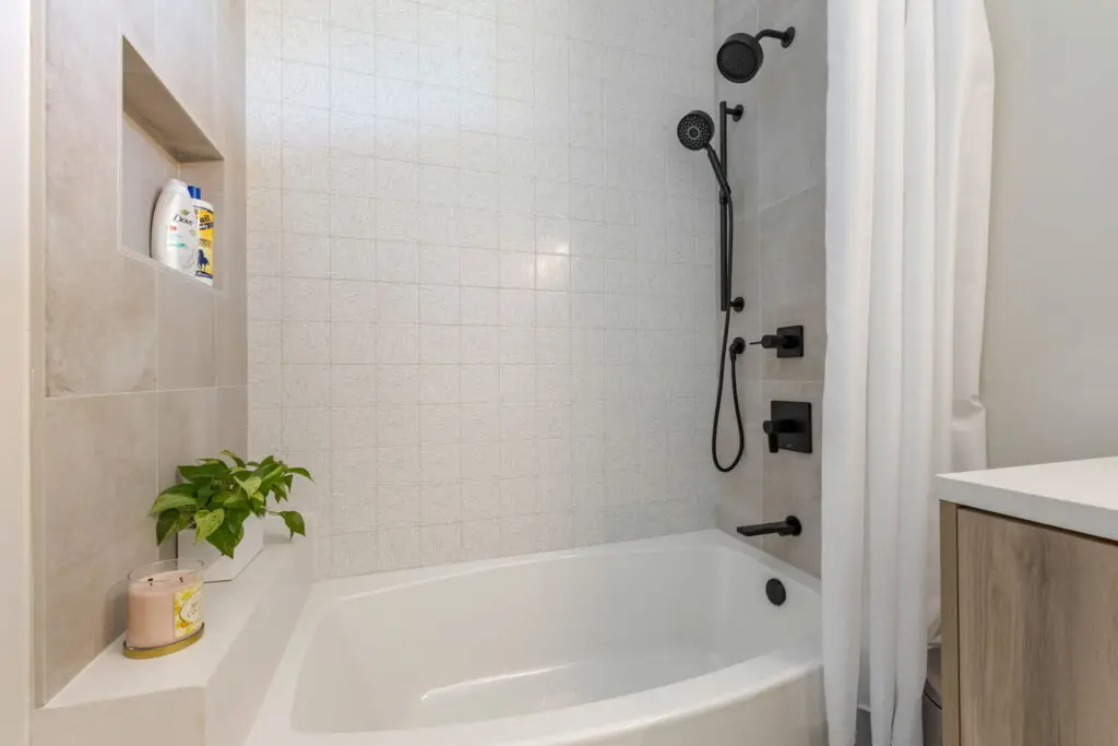 34-web-or-mls-20230801 2002 Riverview St ATX-33