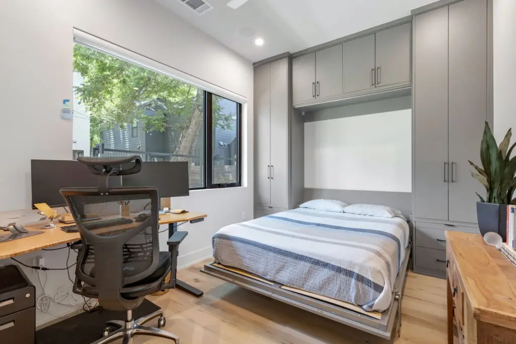 40-web-or-mls-20230801 2002 Riverview St ATX-39