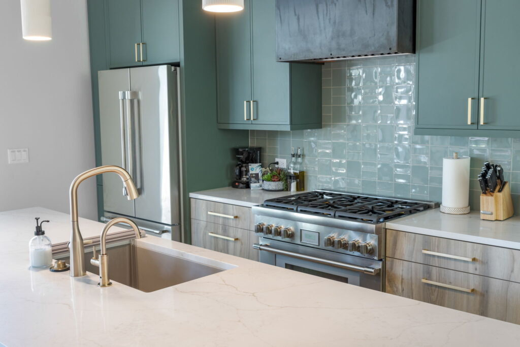 66-web-or-mls-20230801 2002 Riverview St ATX-66