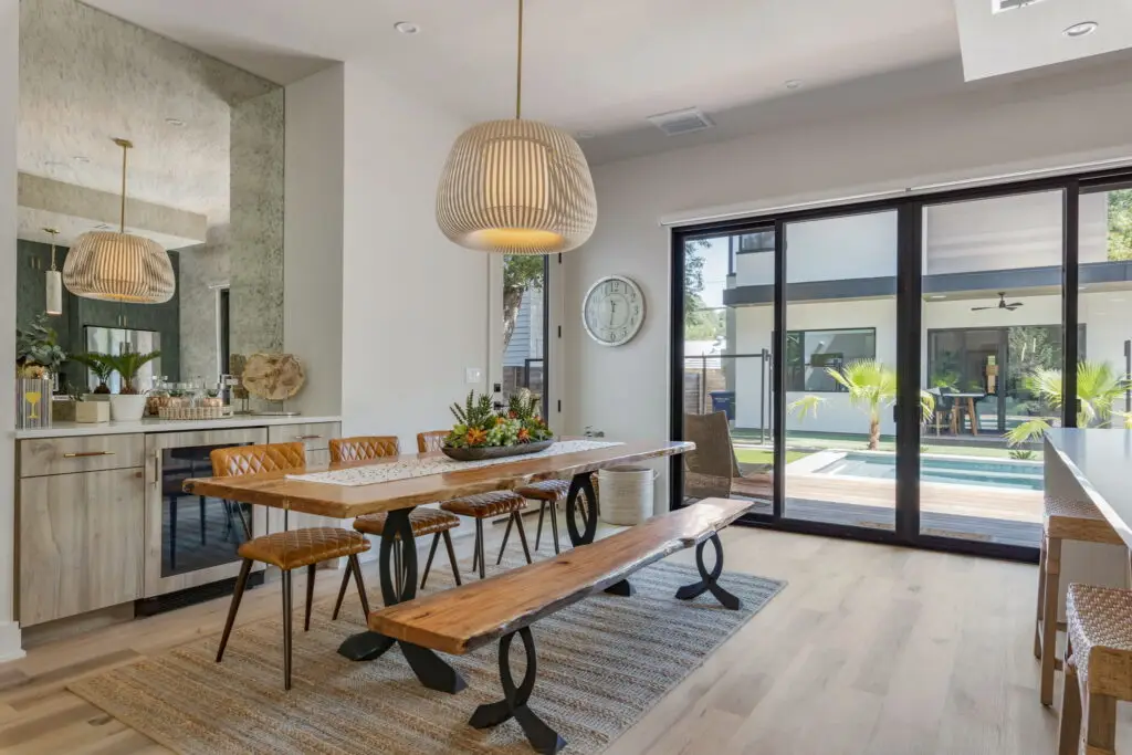 8-web-or-mls-20230801 2002 Riverview St ATX-7