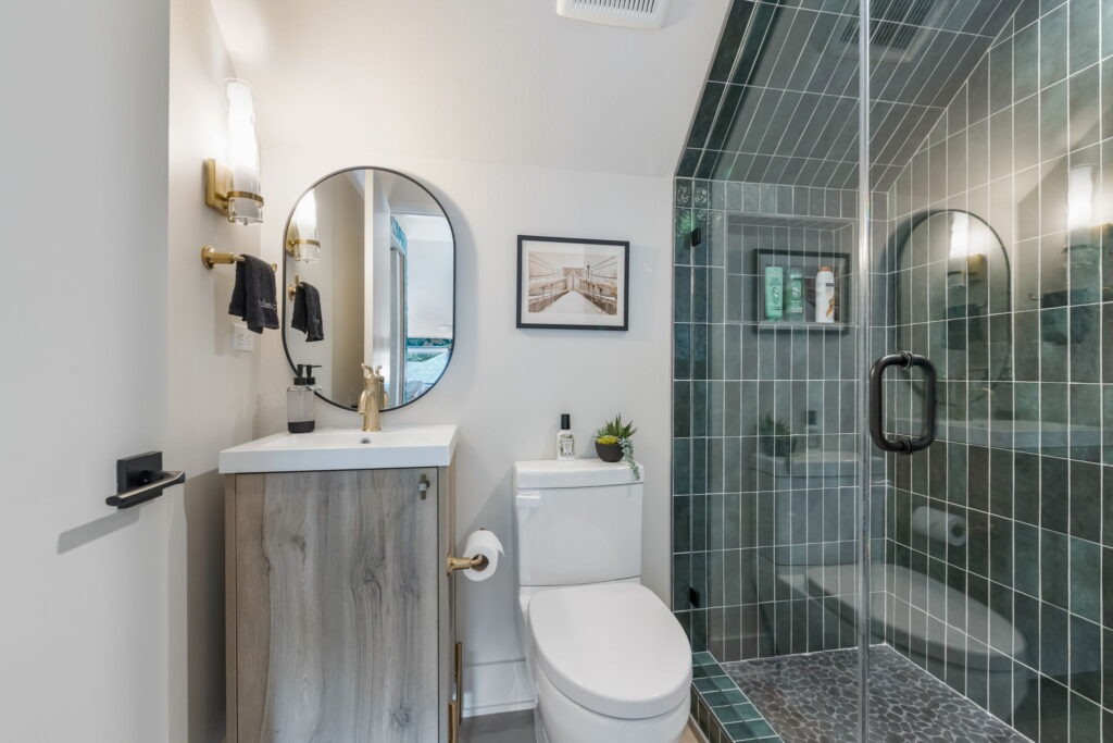 84-web-or-mls-20230801 2002 Riverview St ATX-84