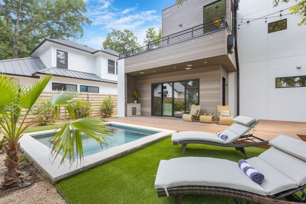 90-web-or-mls-20230801 2002 Riverview St ATX-90