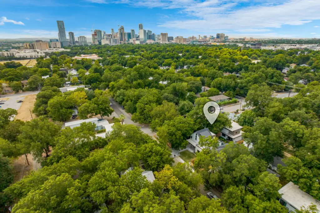 92-web-or-mls-20230801 2002 Riverview St ATX-92