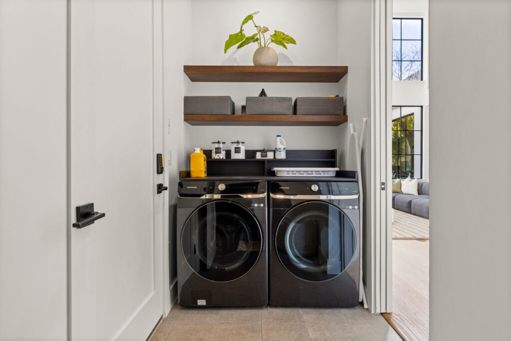 15-web-or-mls-20251219 2605 Little John Ln-15