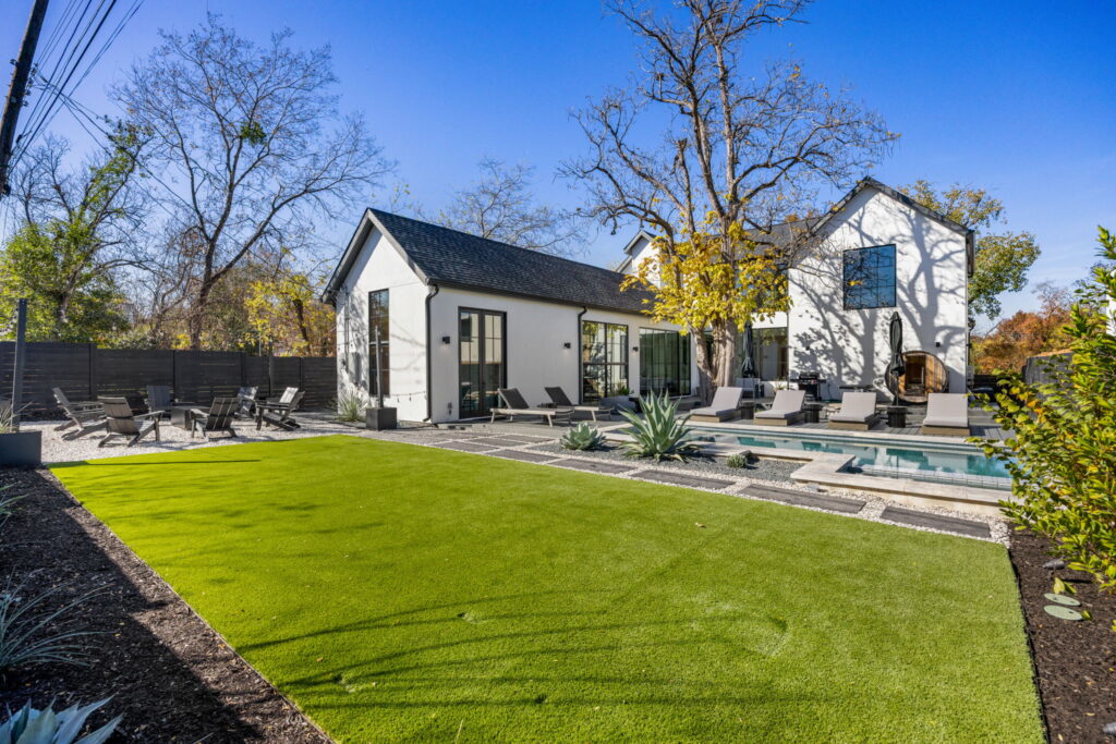 34-web-or-mls-20251219 2605 Little John Ln-34