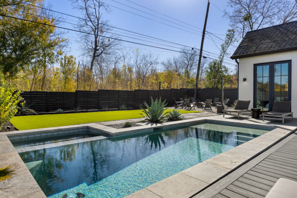 38-web-or-mls-20251219 2605 Little John Ln-38