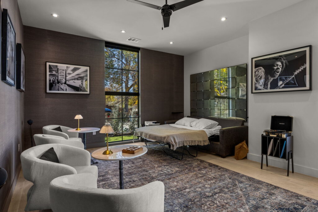 54-web-or-mls-20251219 2605 Little John Ln-54