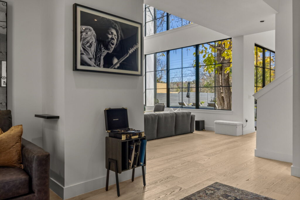 58-web-or-mls-20251219 2605 Little John Ln-58