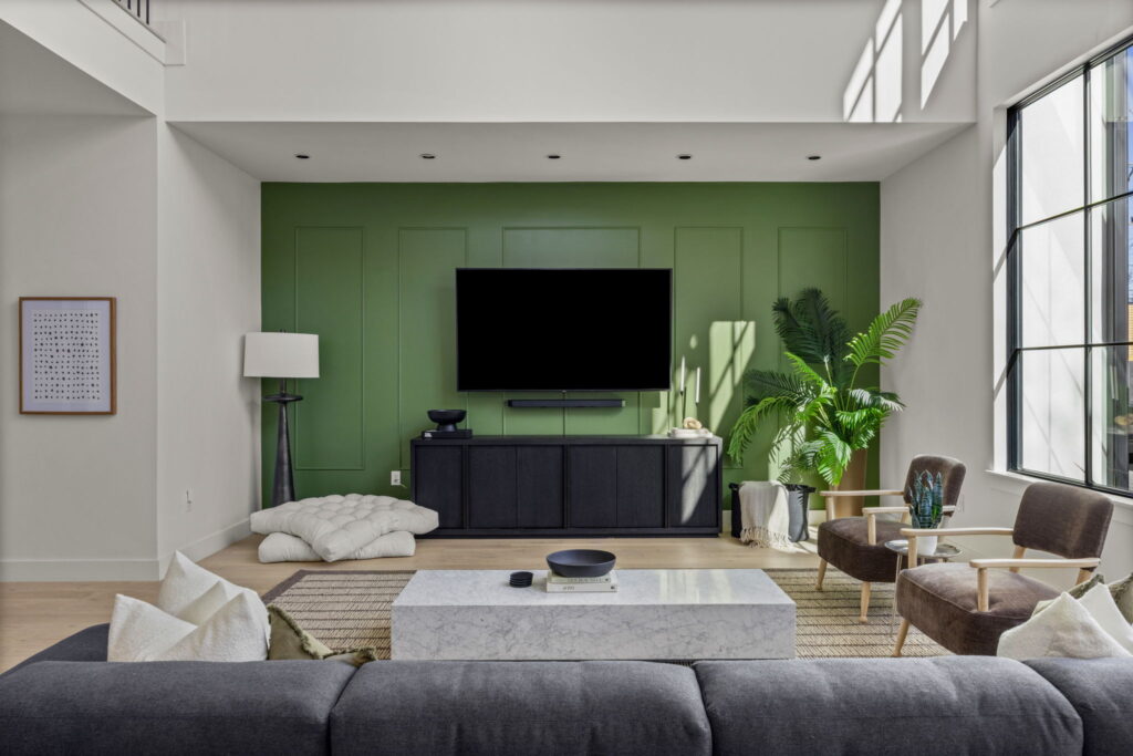 6-web-or-mls-20251219 2605 Little John Ln-6