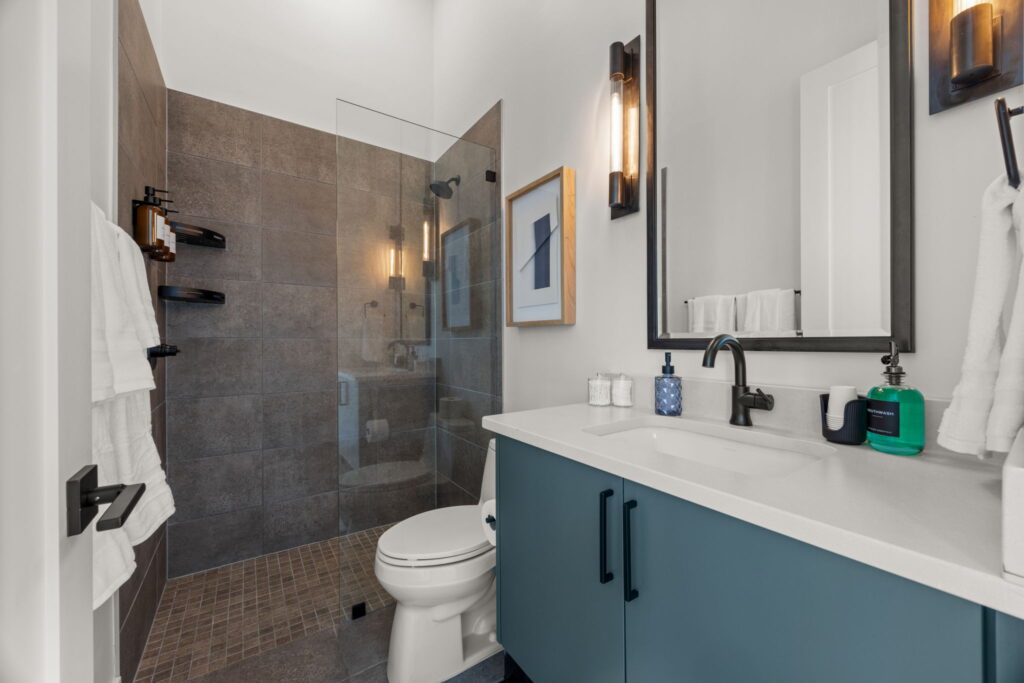 63-web-or-mls-20251219 2605 Little John Ln-63