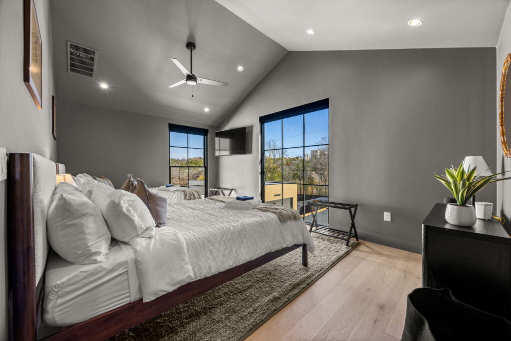 67-web-or-mls-20251219 2605 Little John Ln-67