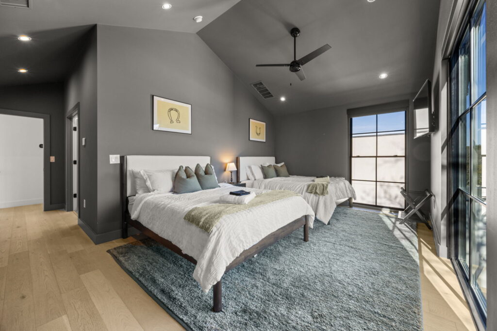 68-web-or-mls-20251219 2605 Little John Ln-68