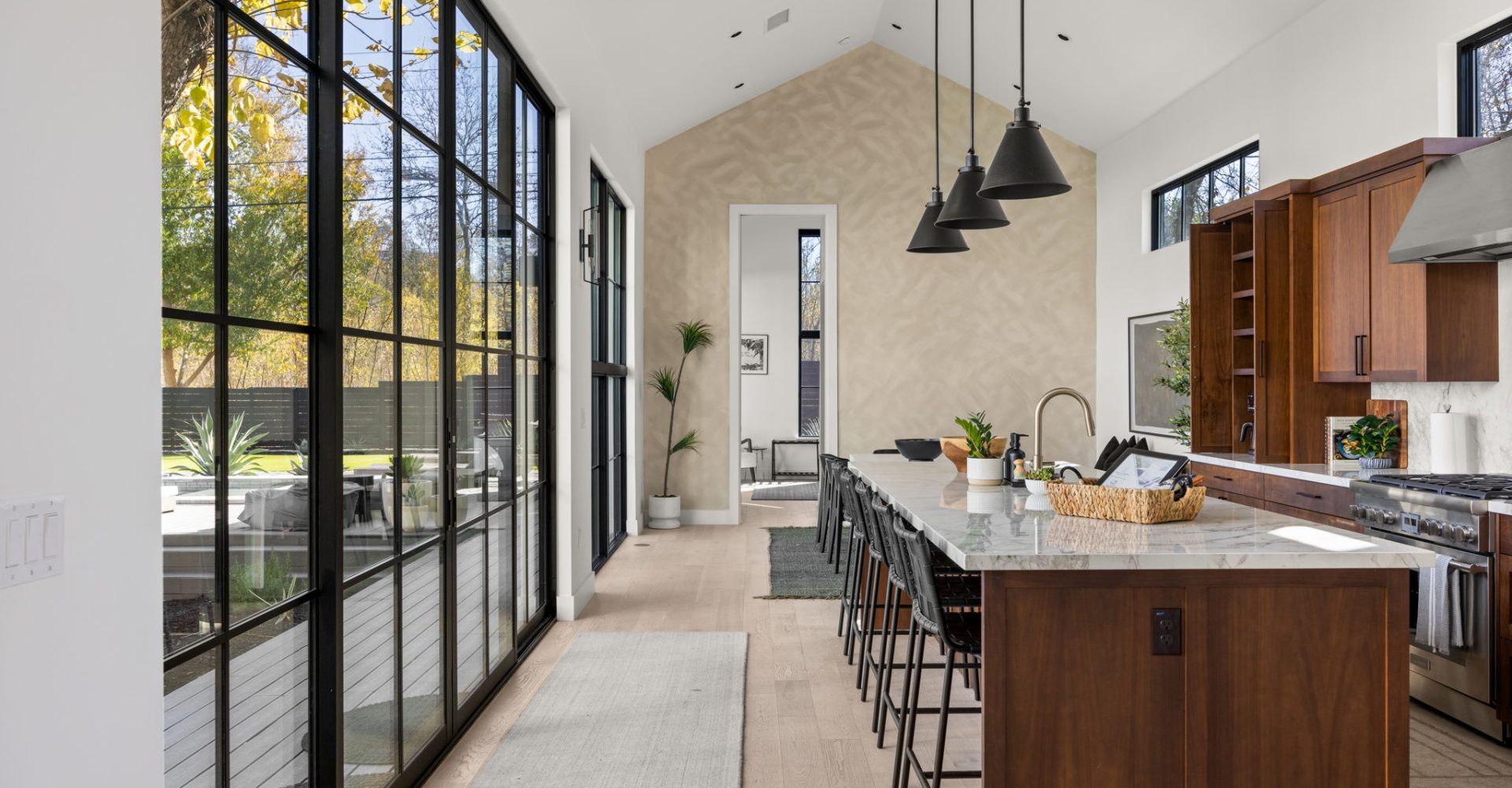 18-web-or-mls-20251219 2605 Little John Ln-18