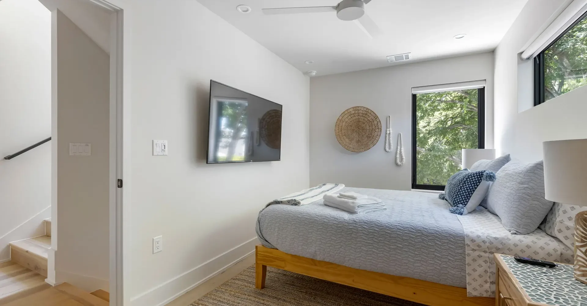 23-web-or-mls-20230801 2002 Riverview St ATX-22