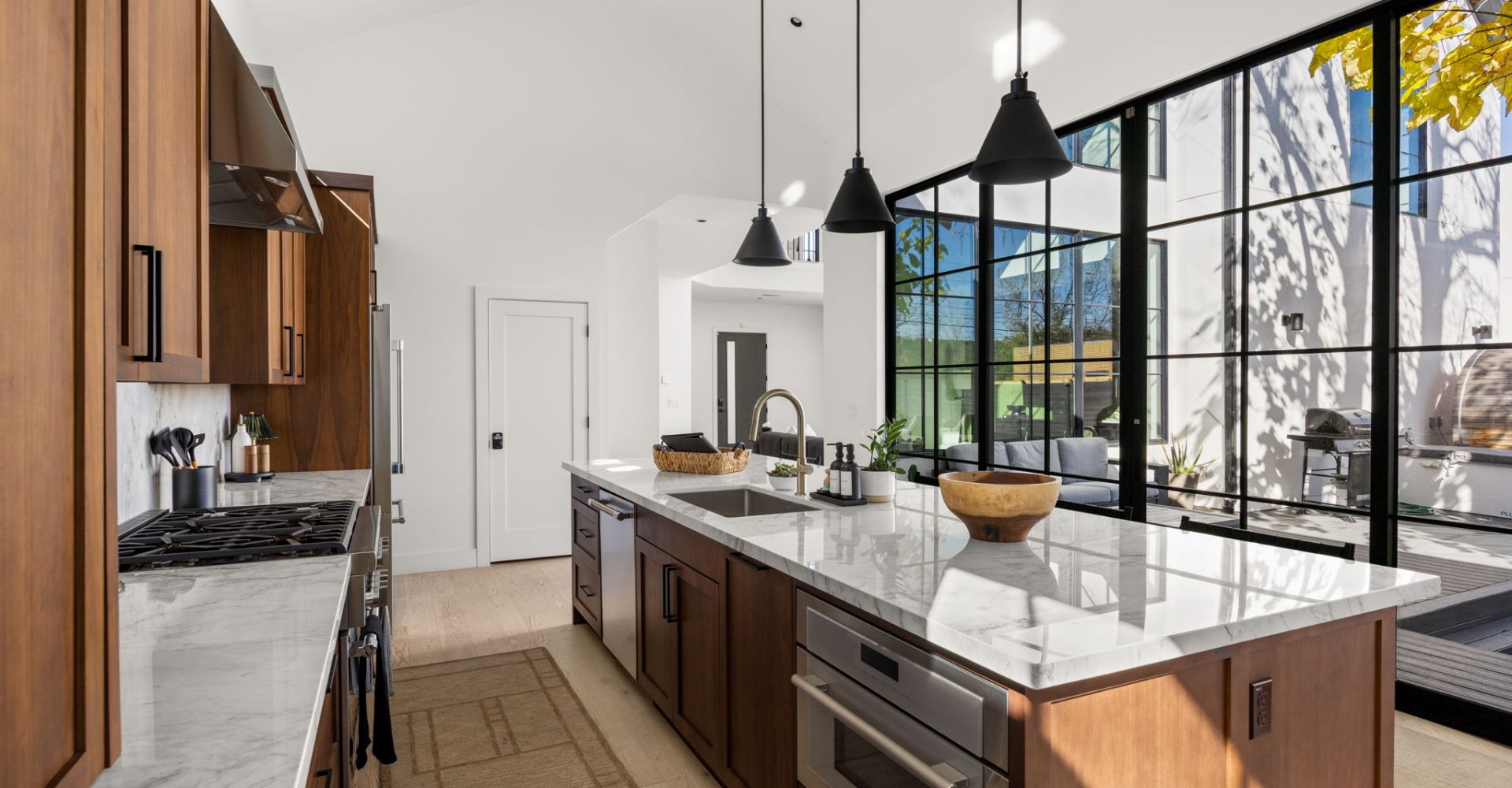 24-web-or-mls-20251219 2605 Little John Ln-24