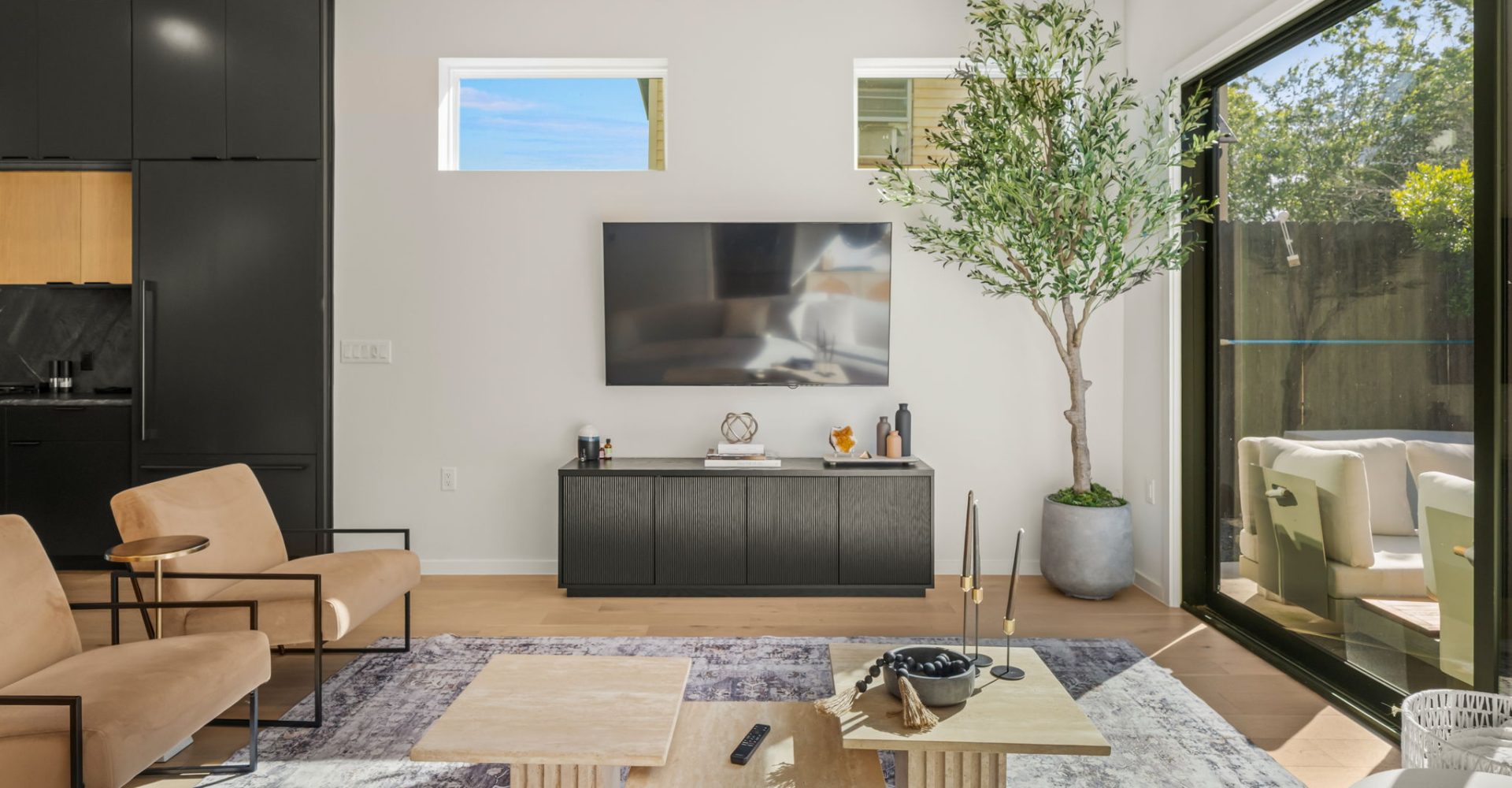 31-web-or-mls-20260514 502 Thrasher Ln Interior-16