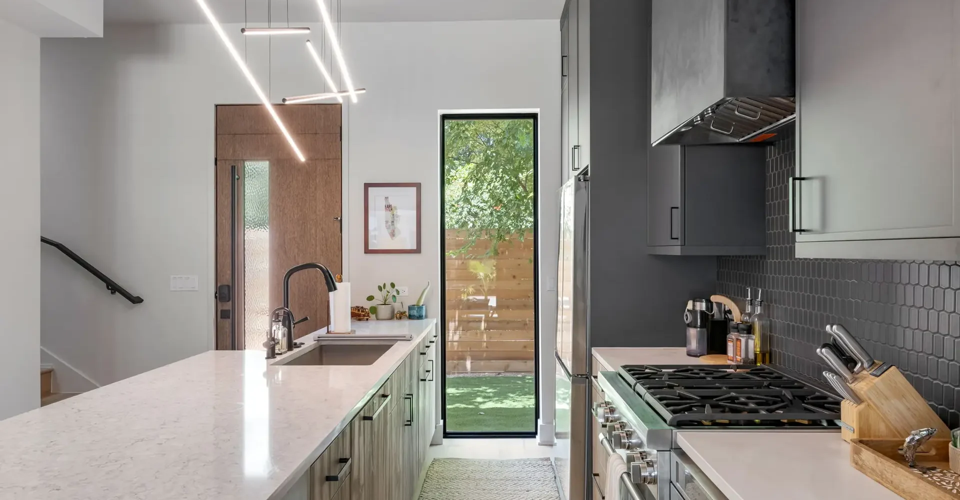 45-web-or-mls-20230801 2002 Riverview St ATX-44