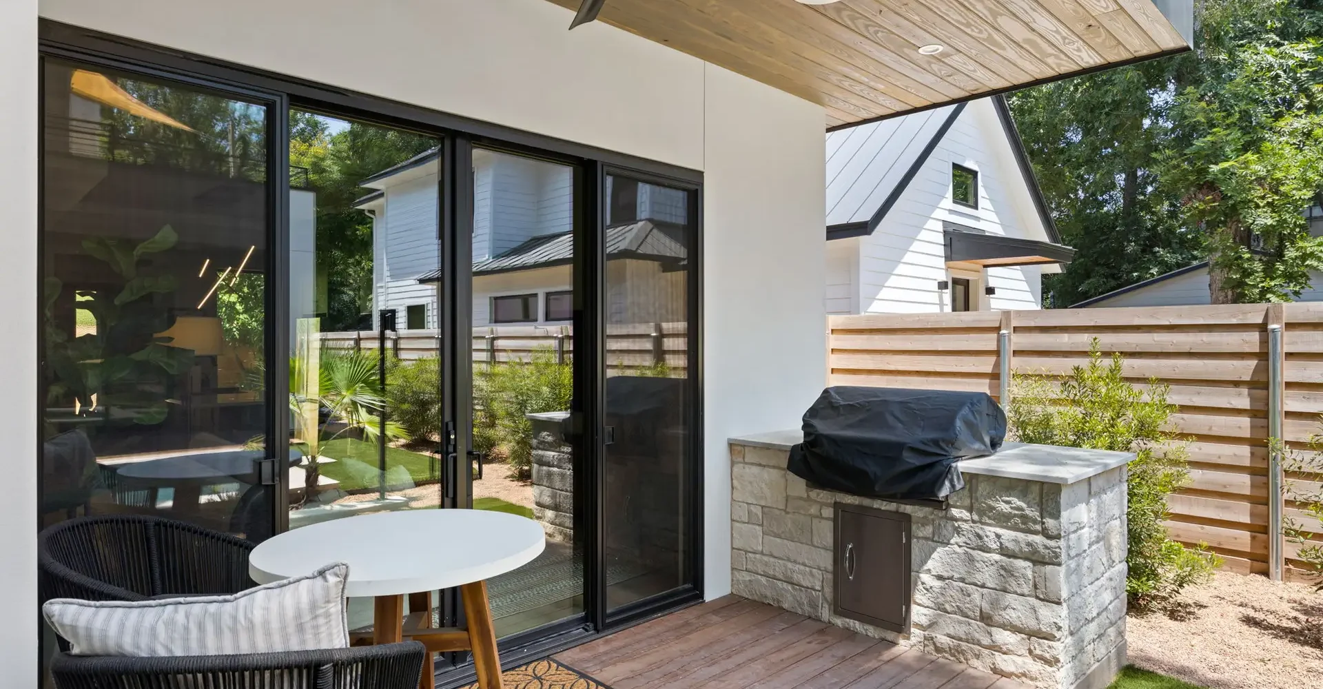 53-web-or-mls-20230801 2002 Riverview St ATX-52