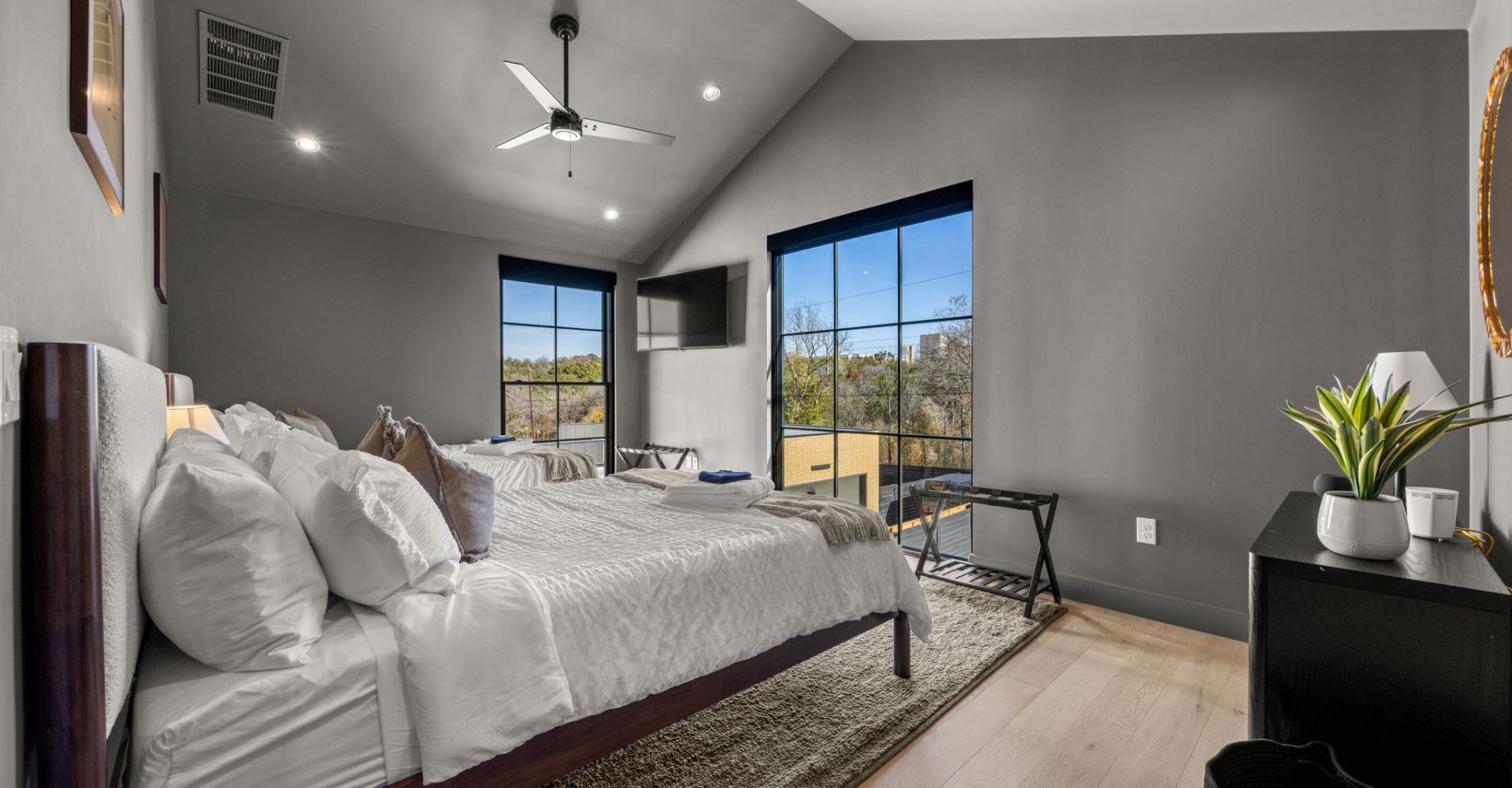 67-web-or-mls-20251219 2605 Little John Ln-67