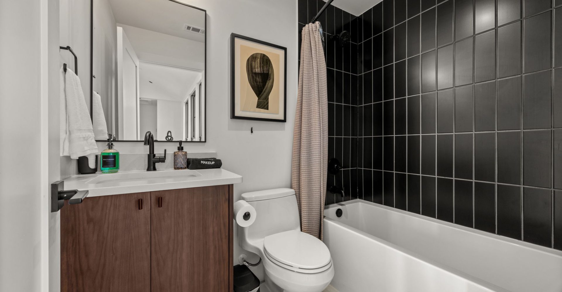 75-web-or-mls-20251219 2605 Little John Ln-75